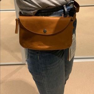 Body belt beautiful Leather and very soft brand new never been used